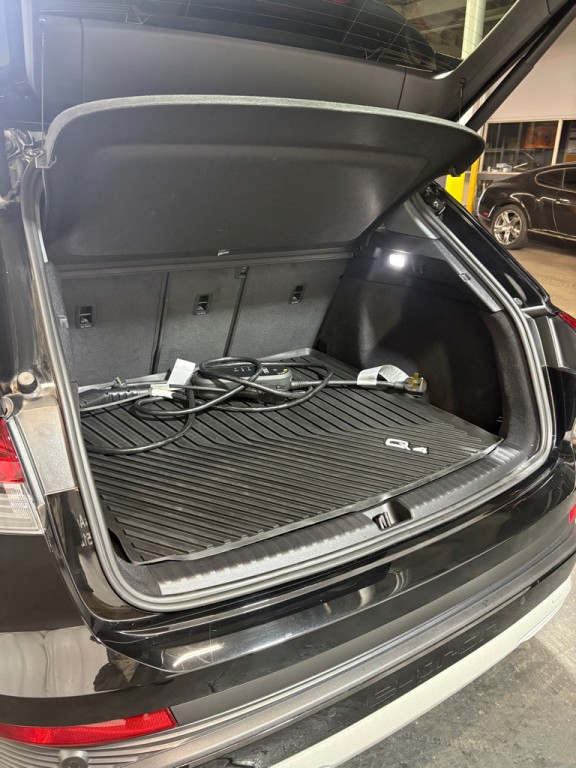 2022 Audi Q4 E-tron Image 8