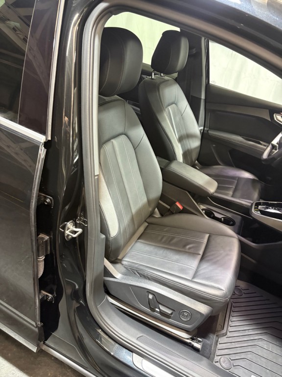 2022 Audi Q4 E-tron Image 13