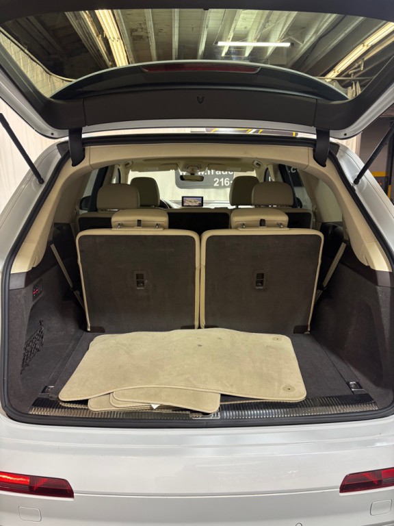 2018 Audi Q7 Image 9