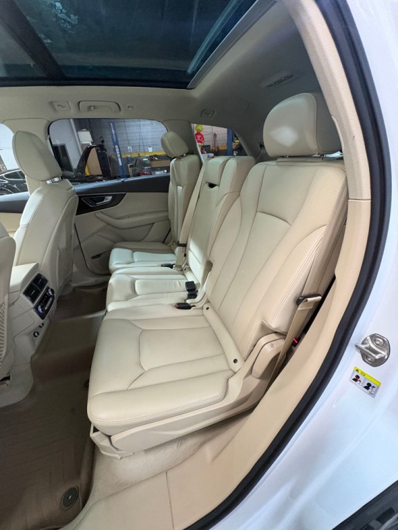 2018 Audi Q7 Image 45