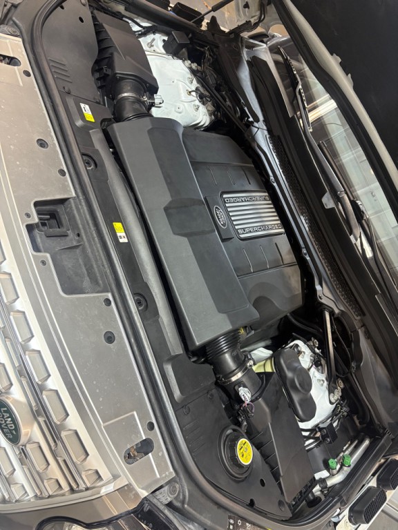 2016 Land Rover Range Rover Image 12