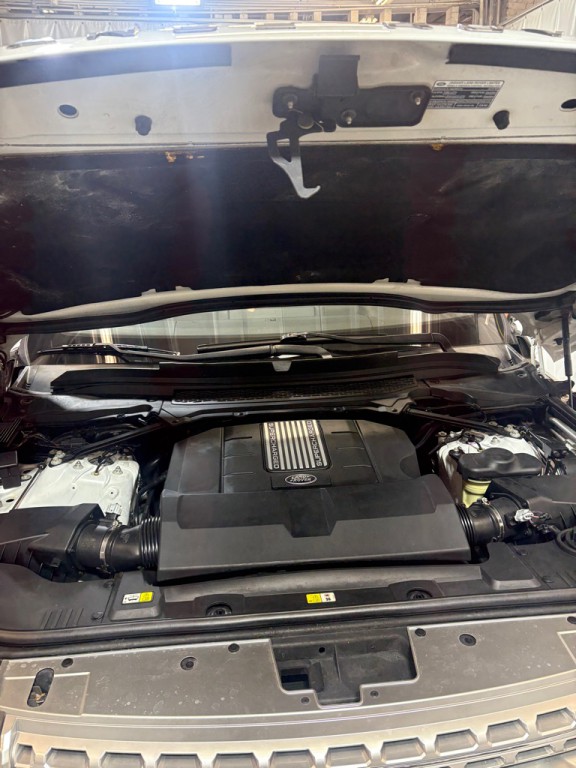 2016 Land Rover Range Rover Image 13