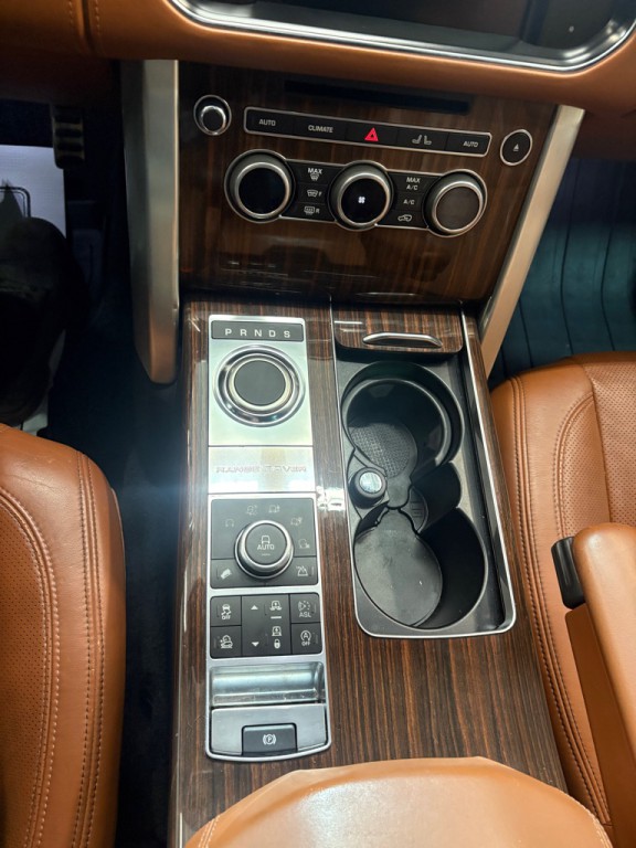 2016 Land Rover Range Rover Image 22