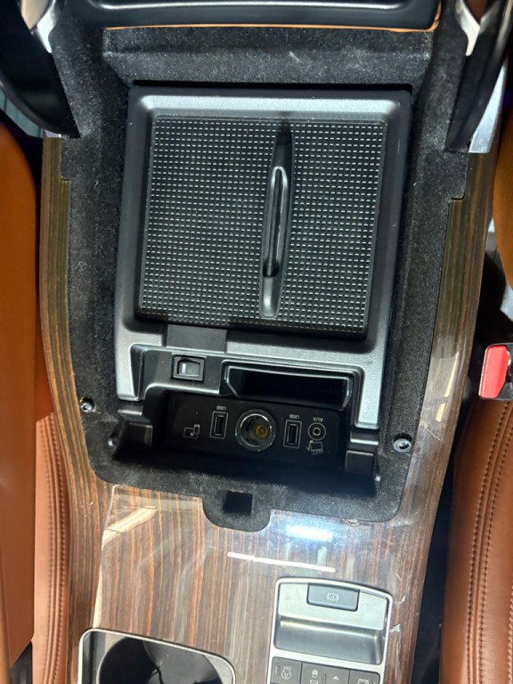 2016 Land Rover Range Rover Image 23