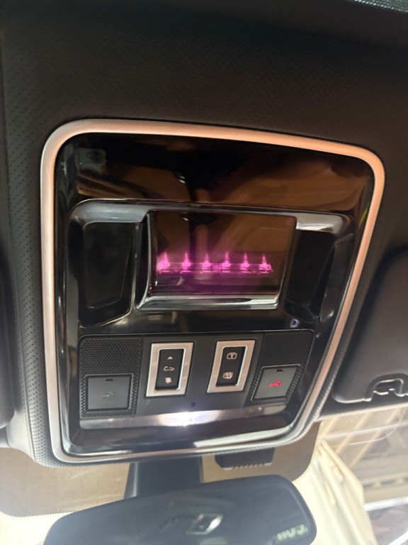 2016 Land Rover Range Rover Image 24