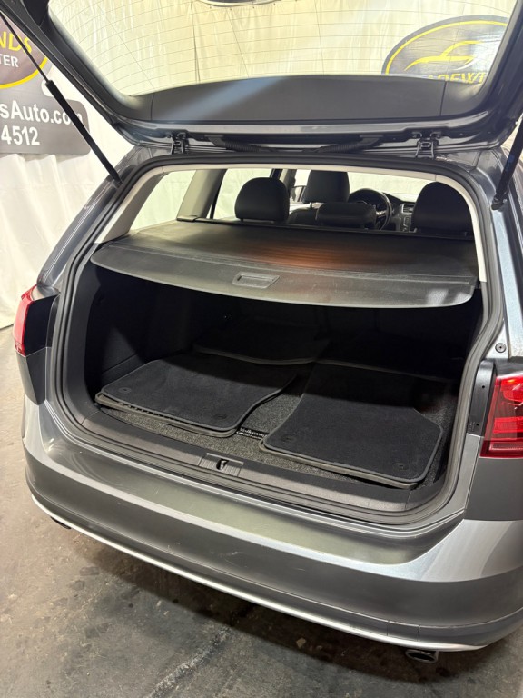 2017 Volkswagen Golf Image 10