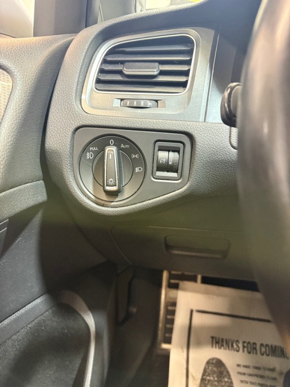 2017 Volkswagen Golf Image 17