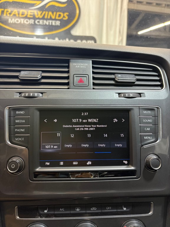 2017 Volkswagen Golf Image 19