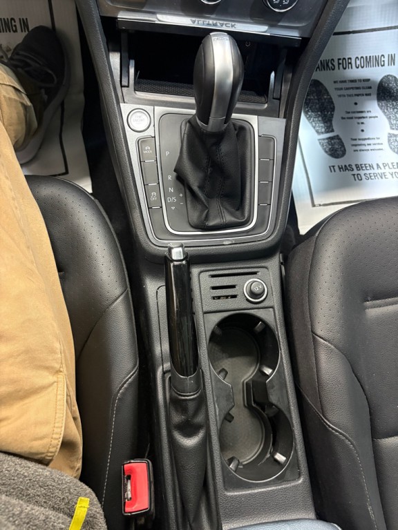 2017 Volkswagen Golf Image 21