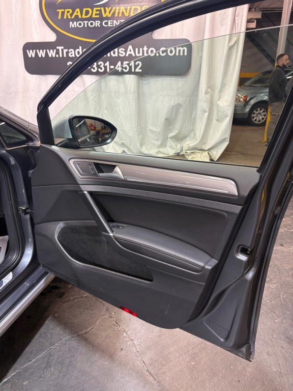 2017 Volkswagen Golf Image 25