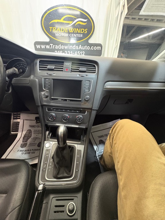 2017 Volkswagen Golf Image 29