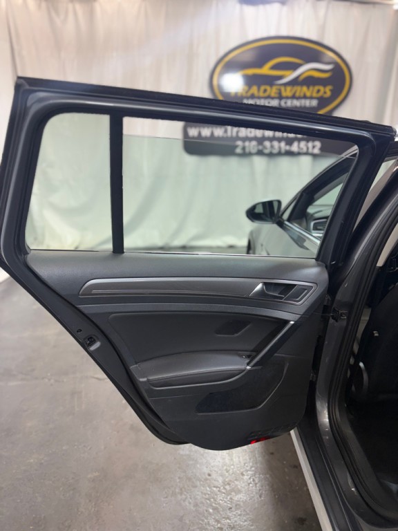 2017 Volkswagen Golf Image 37