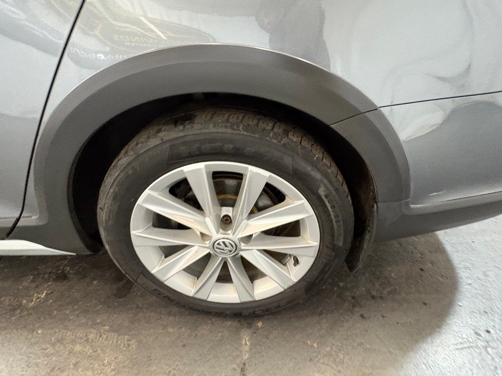 2017 Volkswagen Golf Image 45