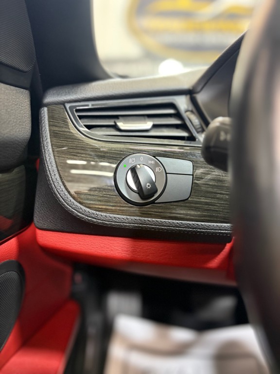 2015 BMW Z4 Image 20