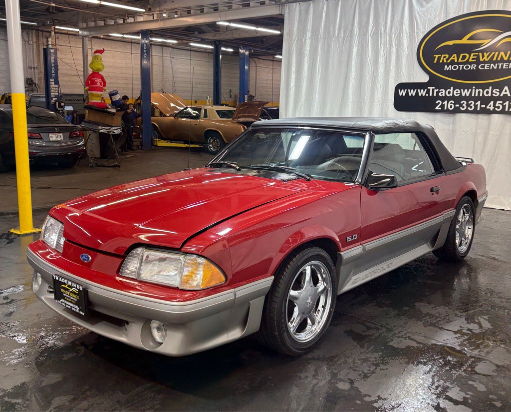 1987 Ford Mustang Image 3