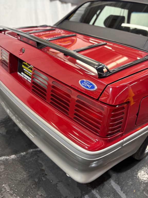 1987 Ford Mustang Image 11