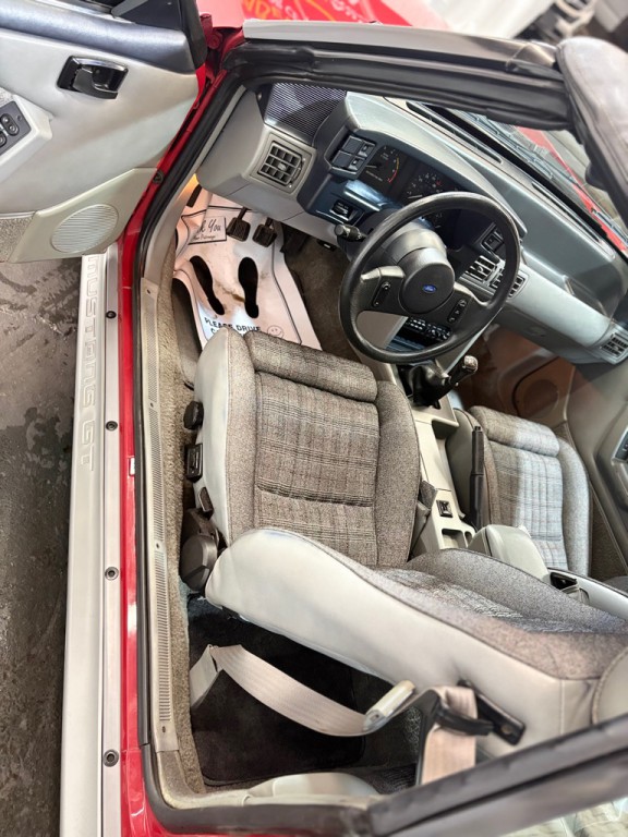 1987 Ford Mustang Image 26