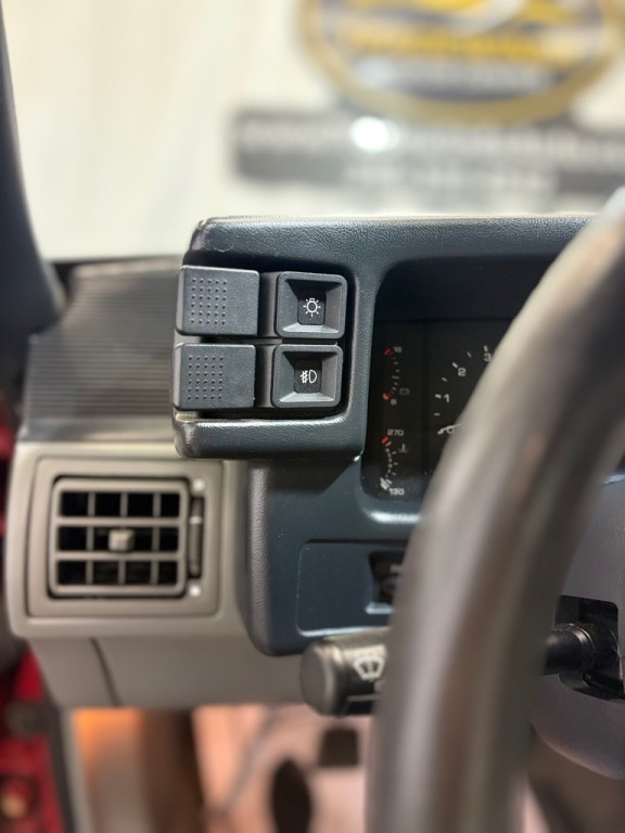 1987 Ford Mustang Image 28