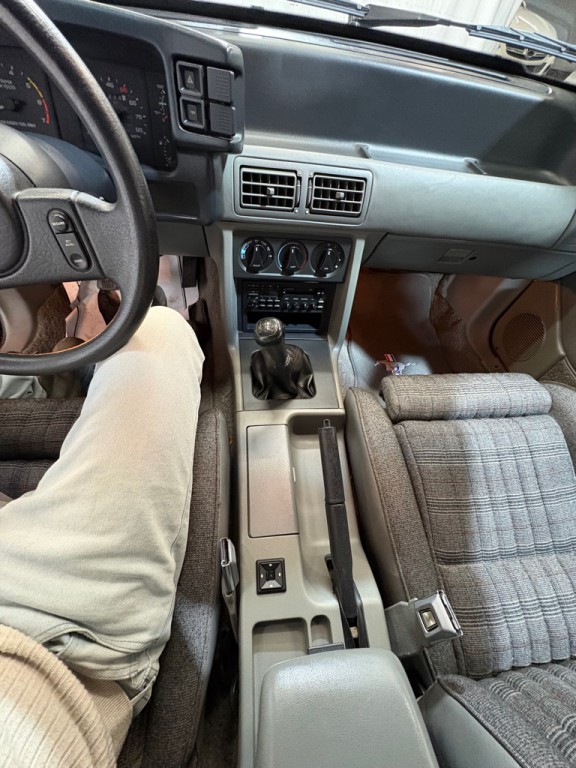 1987 Ford Mustang Image 30