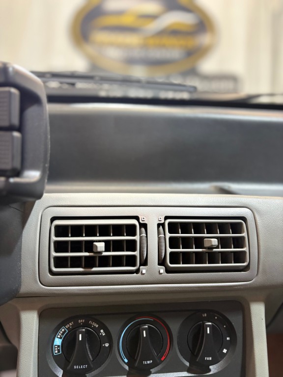 1987 Ford Mustang Image 31