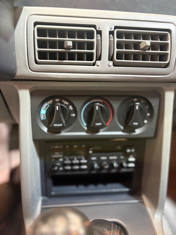 1987 Ford Mustang Image 32