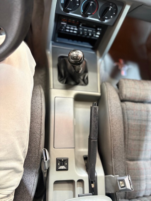 1987 Ford Mustang Image 33