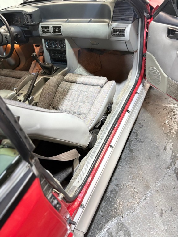 1987 Ford Mustang Image 38