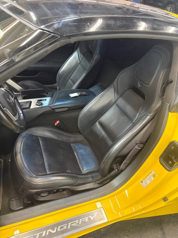 2015 Chevrolet Corvette Image 14