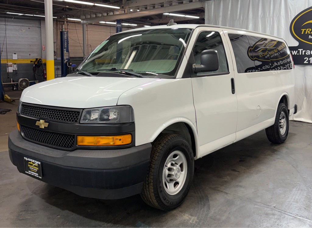 2019 Chevrolet Express Image 3
