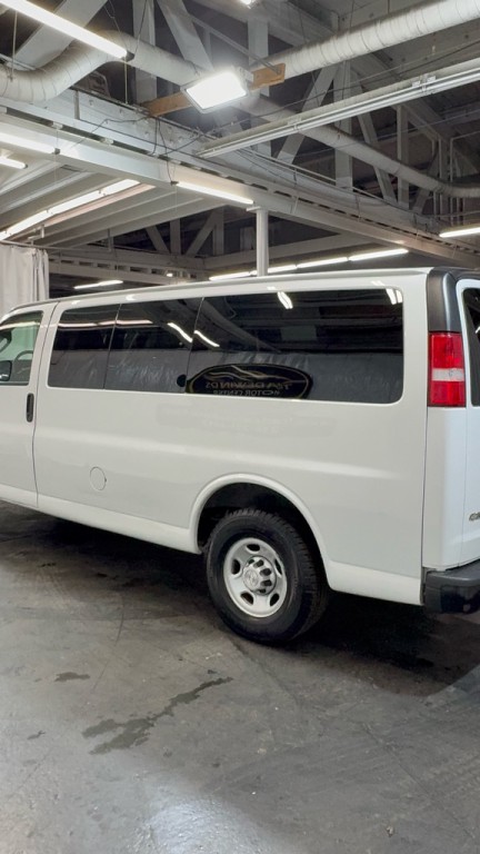 2019 Chevrolet Express Image 4