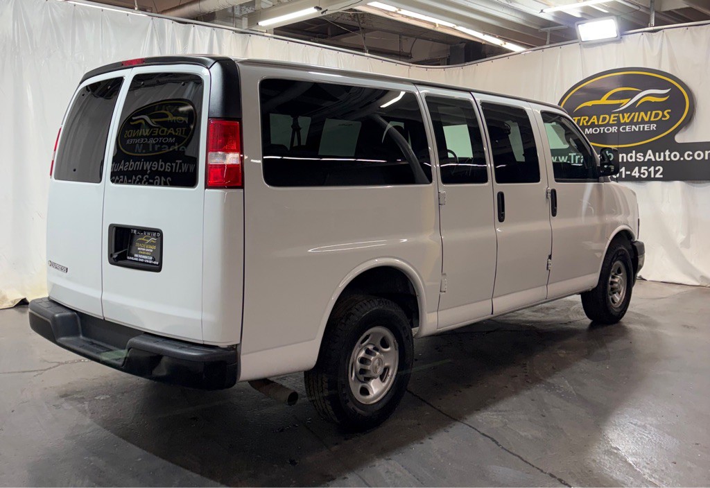 2019 Chevrolet Express Image 7