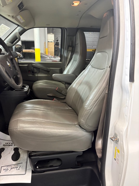2019 Chevrolet Express Image 15