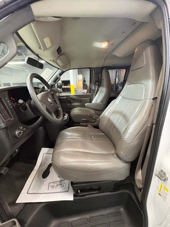 2019 Chevrolet Express Image 23