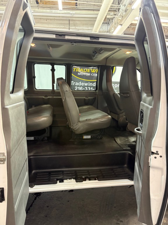 2019 Chevrolet Express Image 29