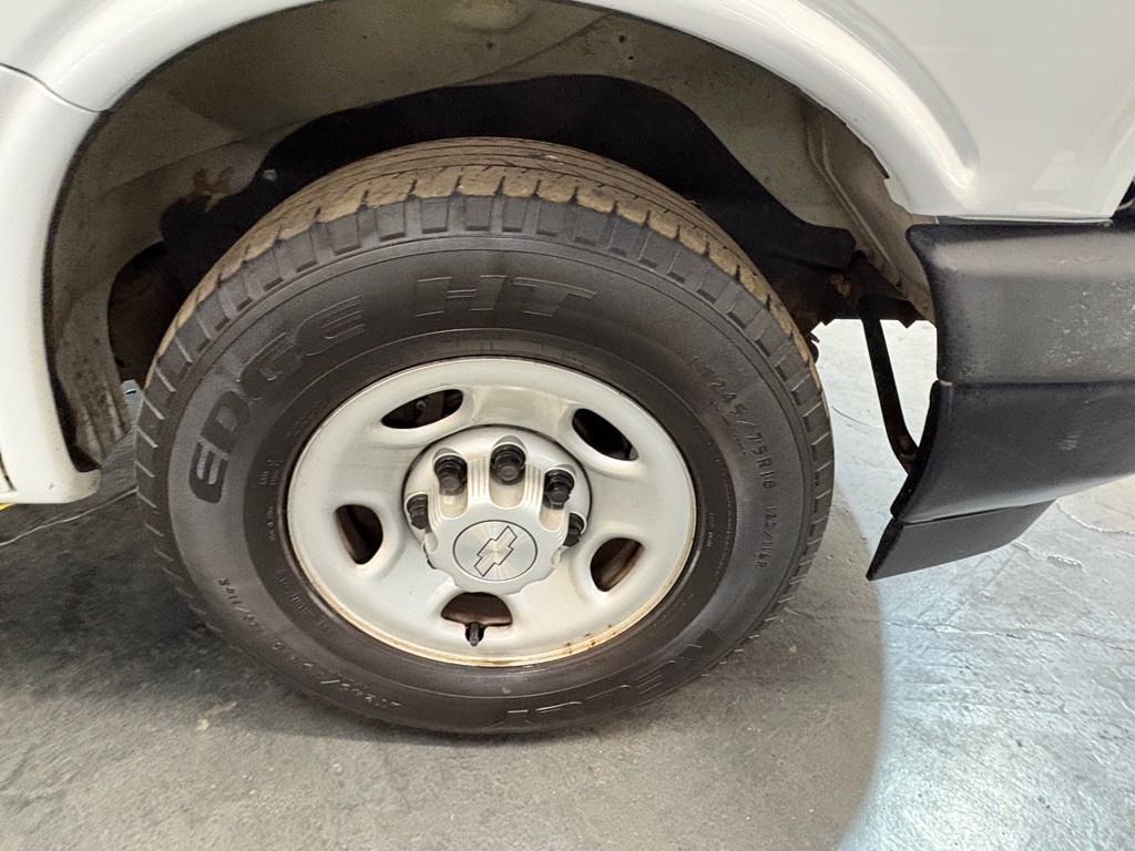 2019 Chevrolet Express Image 40