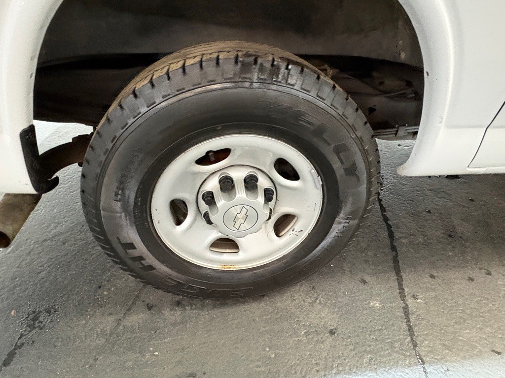 2019 Chevrolet Express Image 41