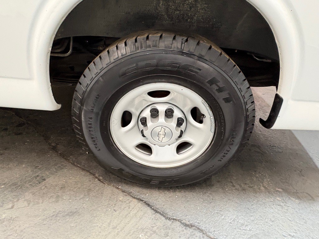 2019 Chevrolet Express Image 42