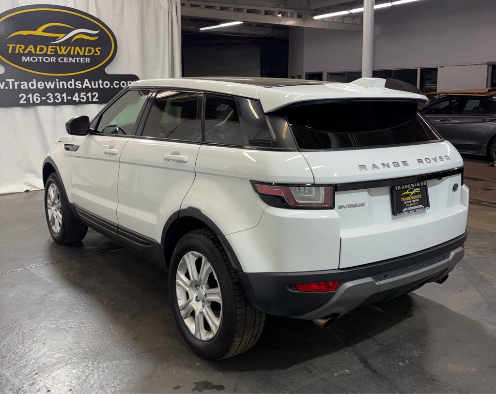 2017 Land Rover Range Rover Evoque Image 4