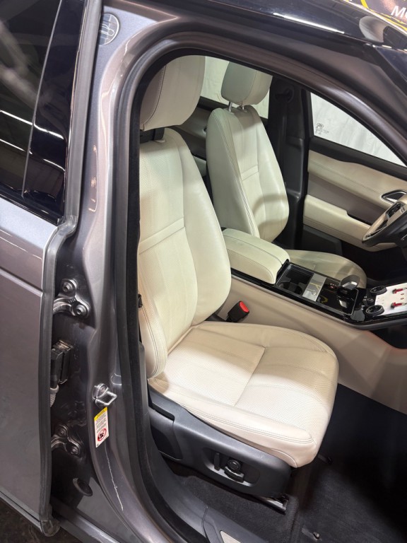 2021 Land Rover Range Rover Image 26