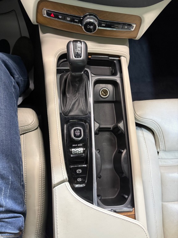 2020 Volvo XC90 Image 21