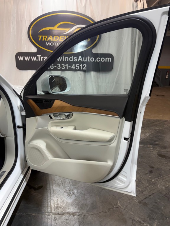 2020 Volvo XC90 Image 25