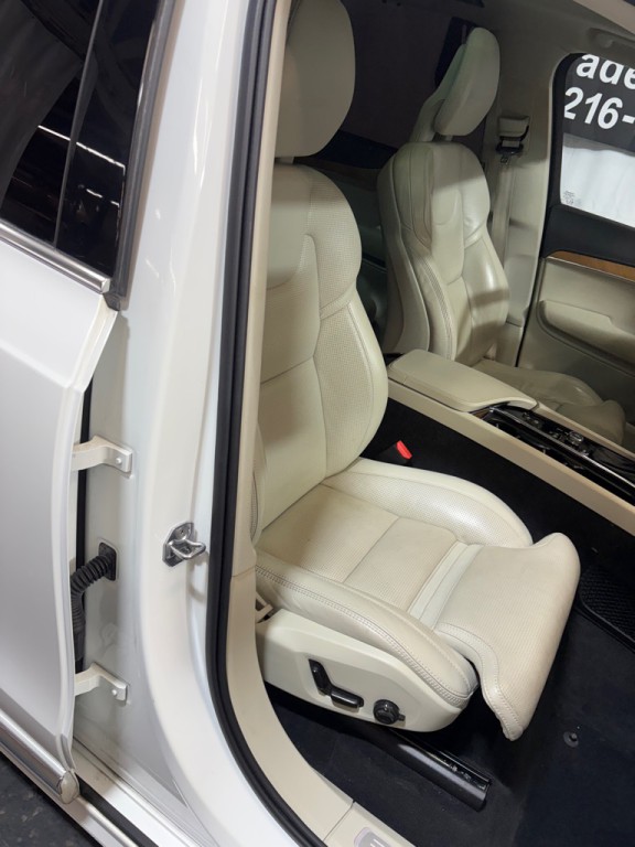 2020 Volvo XC90 Image 26