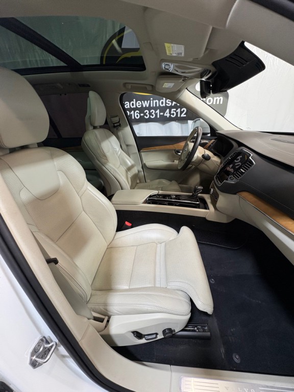 2020 Volvo XC90 Image 30