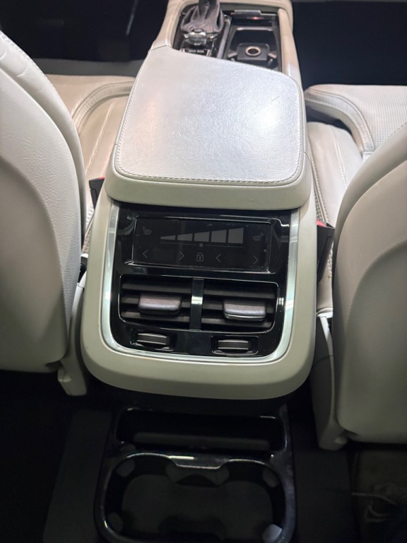 2020 Volvo XC90 Image 34