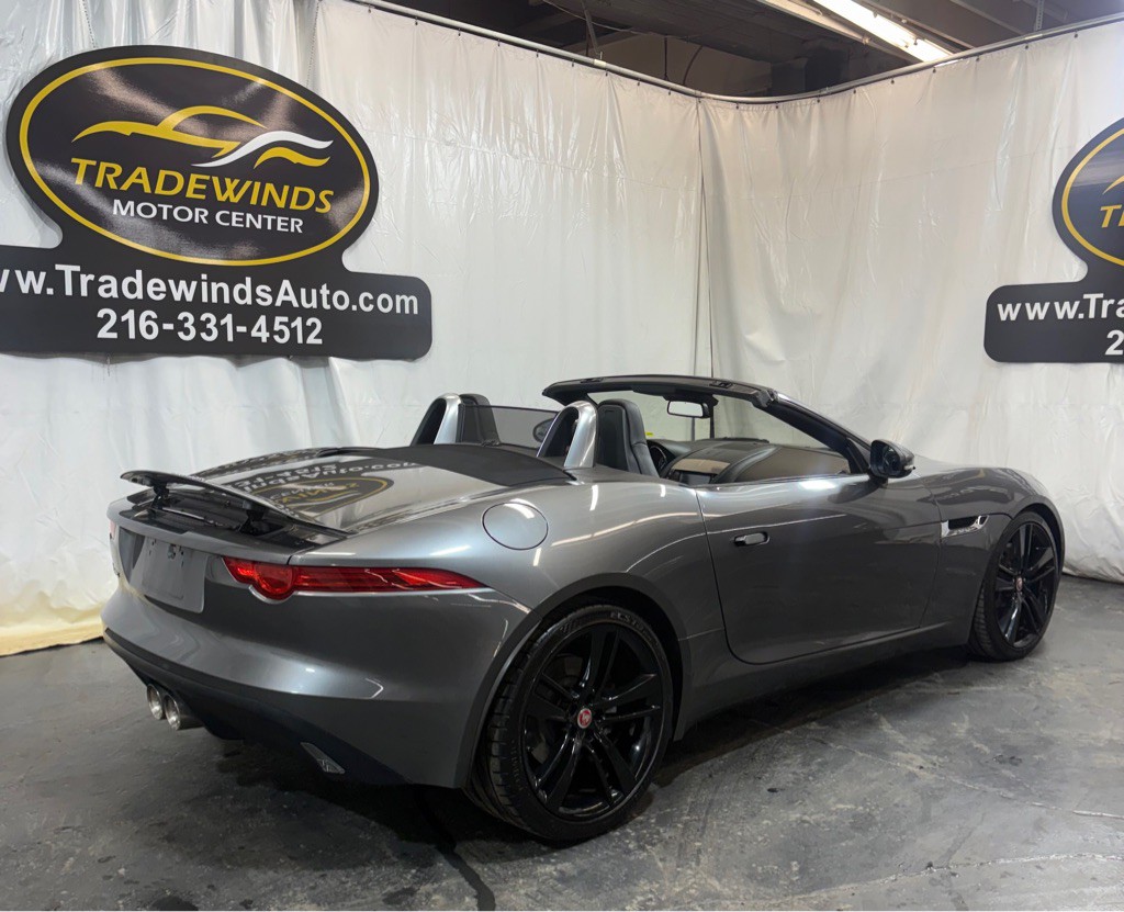 2017 Jaguar F-TYPE Image 6