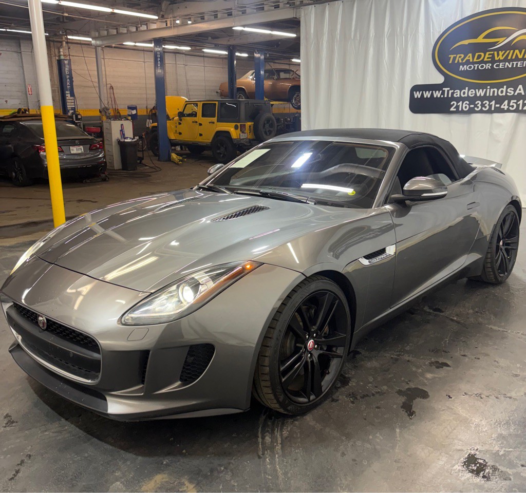 2017 Jaguar F-TYPE Image 8