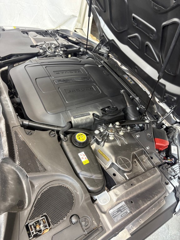 2017 Jaguar F-TYPE Image 12