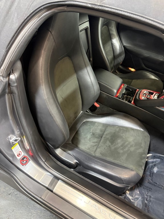 2017 Jaguar F-TYPE Image 25