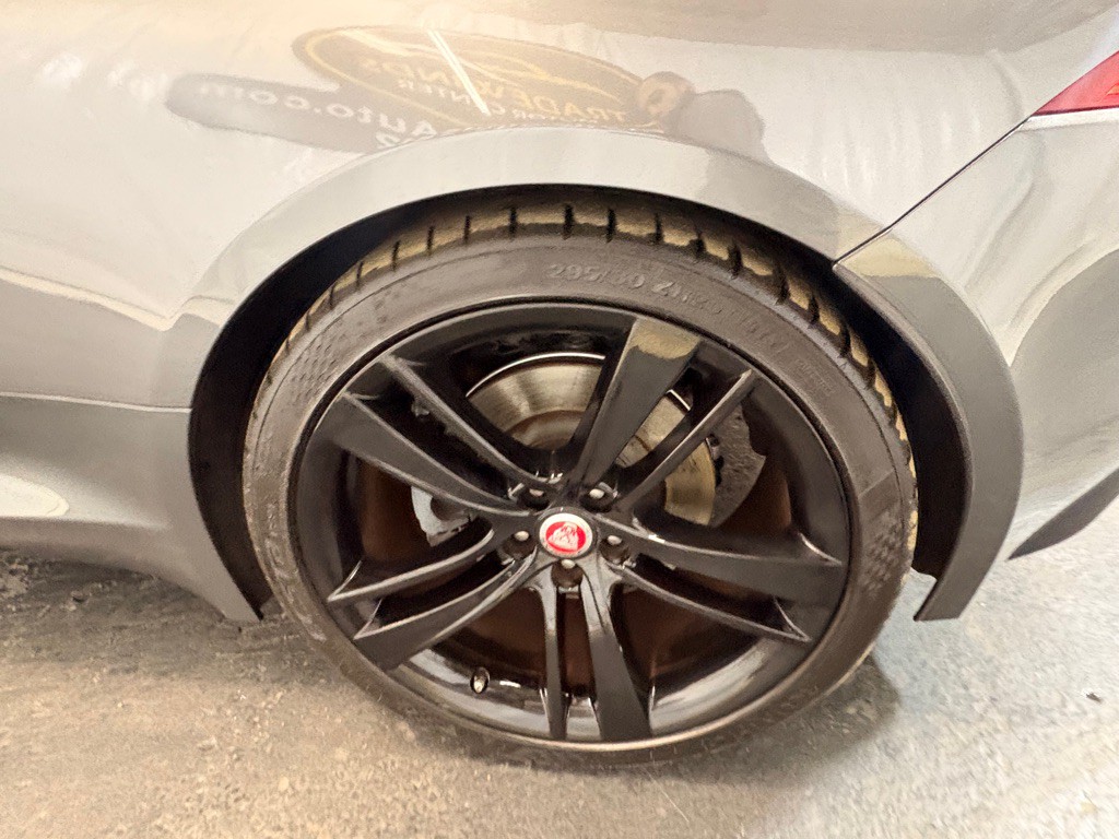 2017 Jaguar F-TYPE Image 33