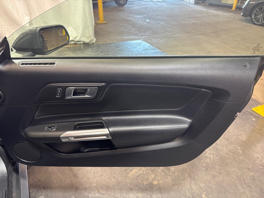 2018 Ford Mustang Image 10